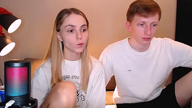 juliaanddima online show from 12.13.25