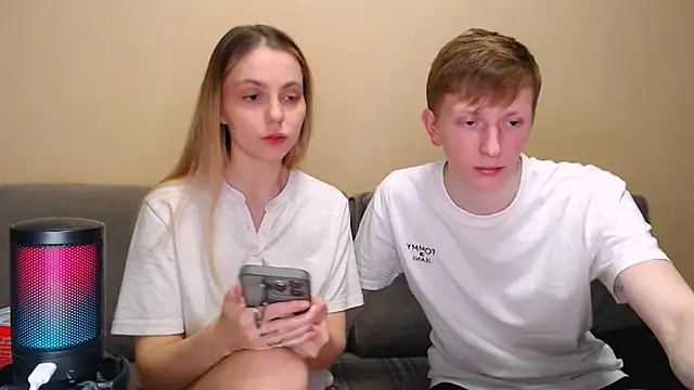 juliaanddima online show from 02.18.26