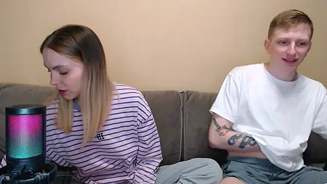 Snapshot of juliaanddima chatting on 06.19.26 juliaanddima online show from 06.19.26