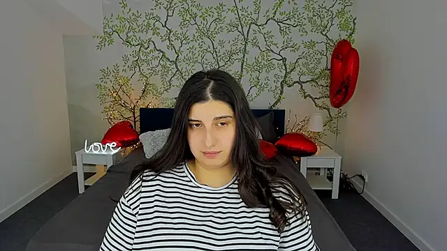 Snapshot of Linda_EX chatting on 02.14.25 Linda EX online show from 02.14.25