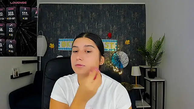 Snapshot of Linda_EX chatting on 09.27.25 Linda EX online show from 09.27.25