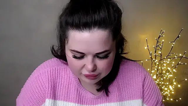 Emily Mo online show from 11.20.25