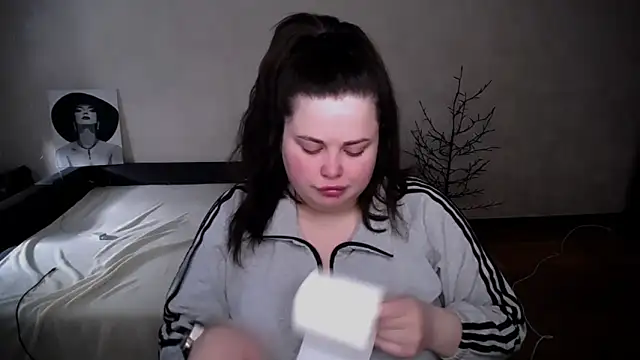 Emily Mo online show from 04.23.26