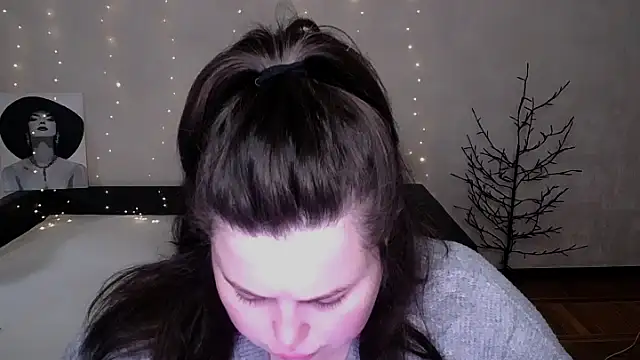 Emily Mo online show from 04.24.26