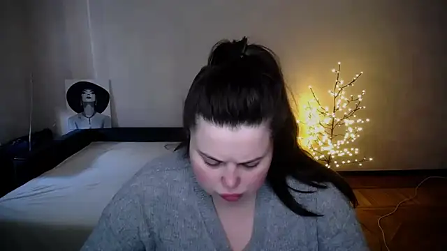 Emily Mo online show from 04.25.26