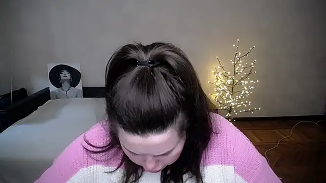 Emily Mo online show from 04.26.26