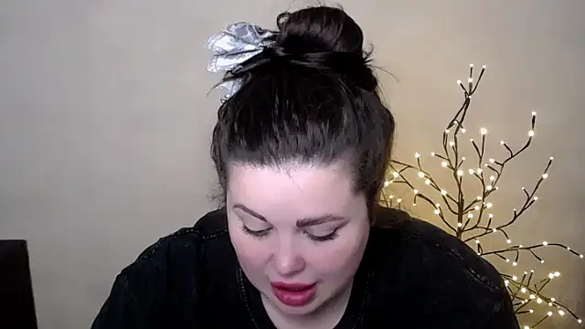 Snapshot of Emily_Mo chatting on 05.19.26 Emily Mo online show from 05.19.26