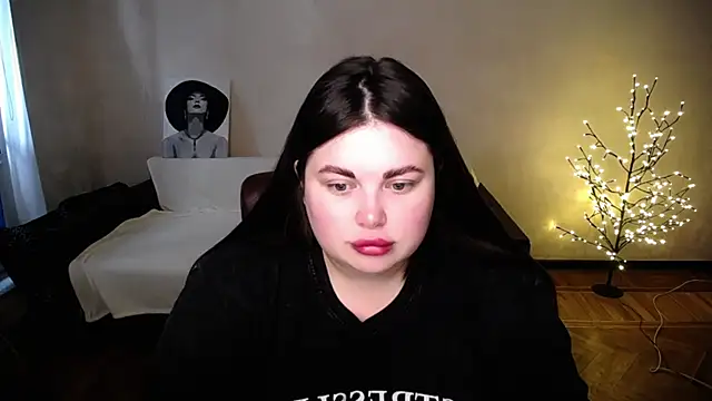 Emily Mo online show from 06.25.26