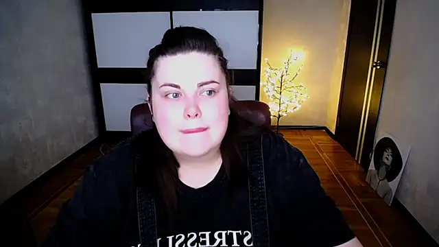 Emily Mo online show from 07.25.26