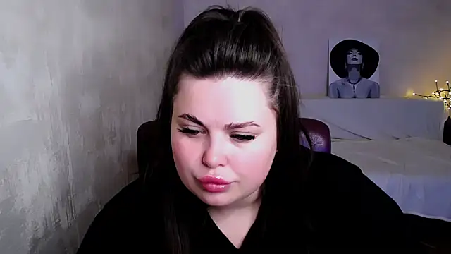 Emily Mo online show from 08.05.26