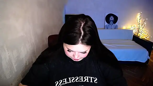 Emily Mo online show from 08.08.26