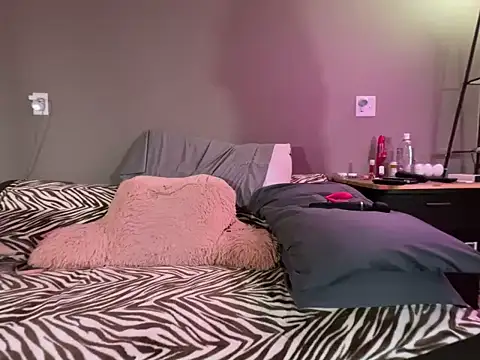 Snapshot of 1Lustfully_yours chatting on 03.15.26 1Lustfully yours online show from 03.15.26