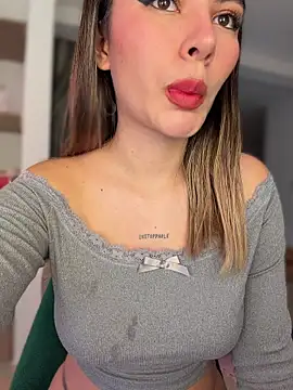 Snapshot of Your_Honeey chatting on 01.16.26 Your Honeey online show from 01.16.26