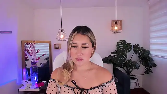 Snapshot of dina_ride chatting on 09.19.25 dina ride online show from 09.19.25