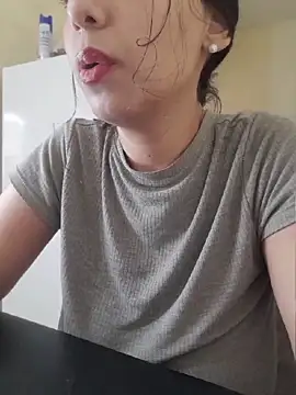 Snapshot of DianiQueenn chatting on 04.16.26 DianiQueenn online show from 04.16.26