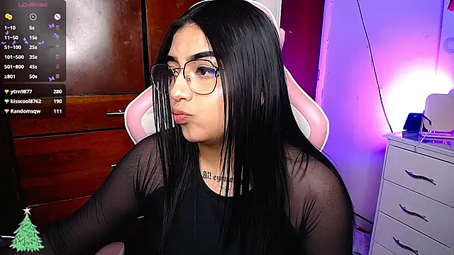 Snapshot of eva_six chatting on 12.11.24 eva six online show from 12.11.24