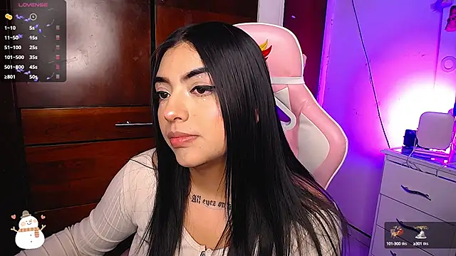 Snapshot of eva_six chatting on 01.05.25 eva six online show from 01.05.25