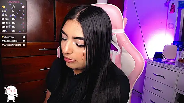 Snapshot of eva_six chatting on 01.07.25 eva six online show from 01.07.25