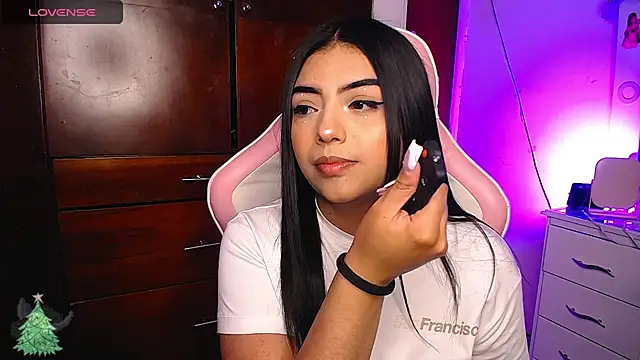 Snapshot of eva_six chatting on 01.25.25 eva six online show from 01.25.25