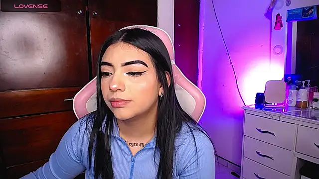 Snapshot of eva_six chatting on 03.05.25 eva six online show from 03.05.25