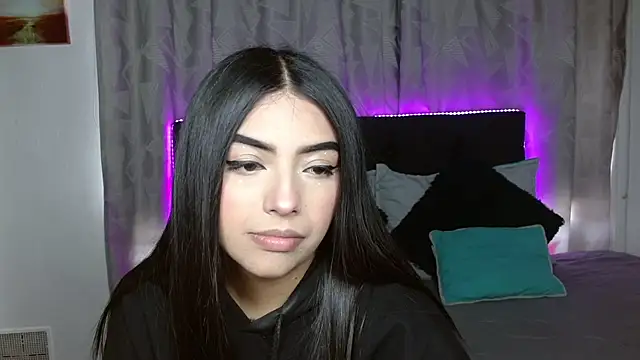 Snapshot of eva_six chatting on 10.05.25 eva six online show from 10.05.25