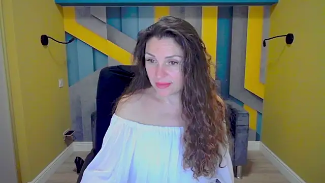 EllaLong online show from 12.03.24