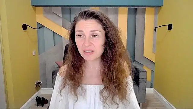 EllaLong online show from 12.04.24