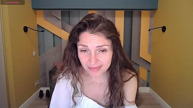 EllaLong online show from 01.18.25