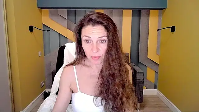 EllaLong online show from 02.13.25