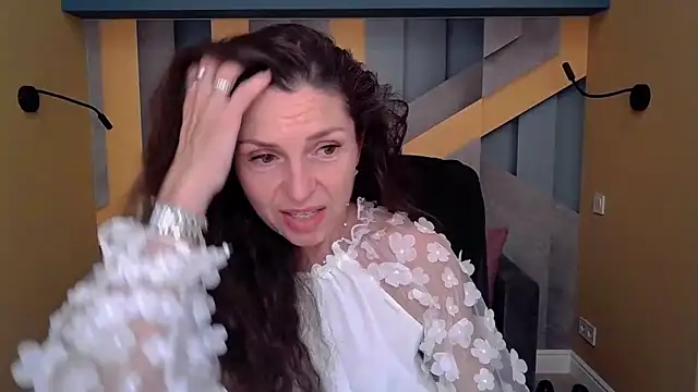 EllaLong online show from 09.14.25