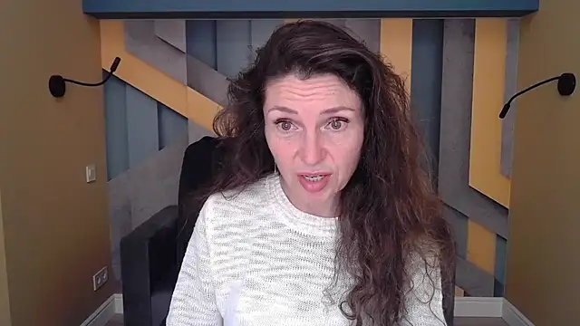 EllaLong online show from 09.28.25