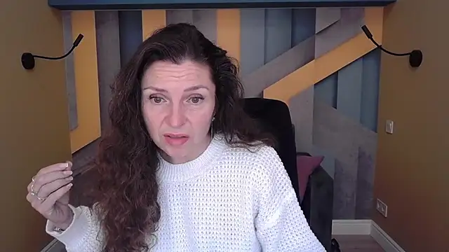 EllaLong online show from 11.10.25