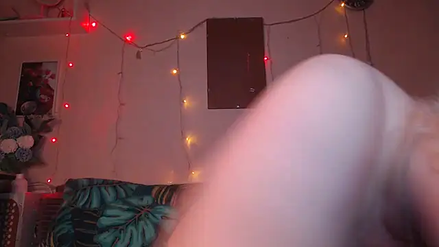 Snapshot of Karolina_love_ chatting on 12.26.24 Karolina love online show from 12.26.24