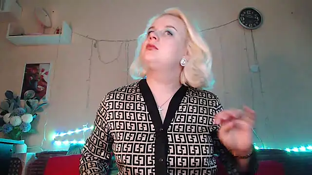 Snapshot of Karolina_love_ chatting on 01.09.25 Karolina love online show from 01.09.25