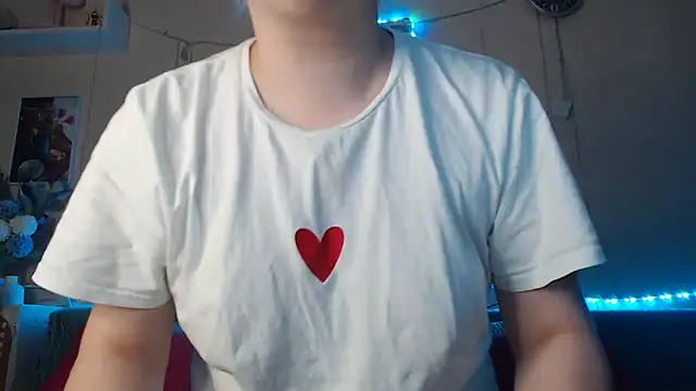 Snapshot of Karolina_love_ chatting on 01.10.25 Karolina love online show from 01.10.25