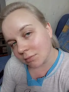 Snapshot of Karolina_love_ chatting on 09.17.25 Karolina love online show from 09.17.25