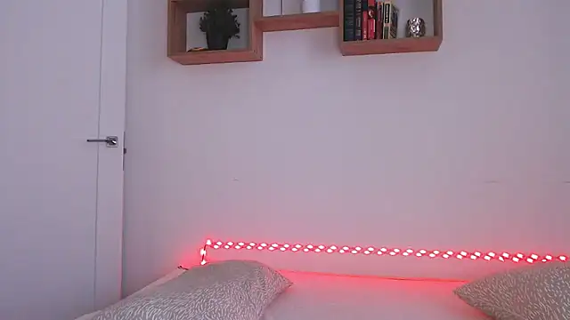 Snapshot of Karolina_love_ chatting on 01.11.26 Karolina love online show from 01.11.26