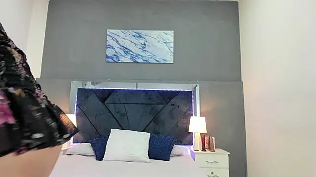 Lauralove 69 online show from 01.08.26