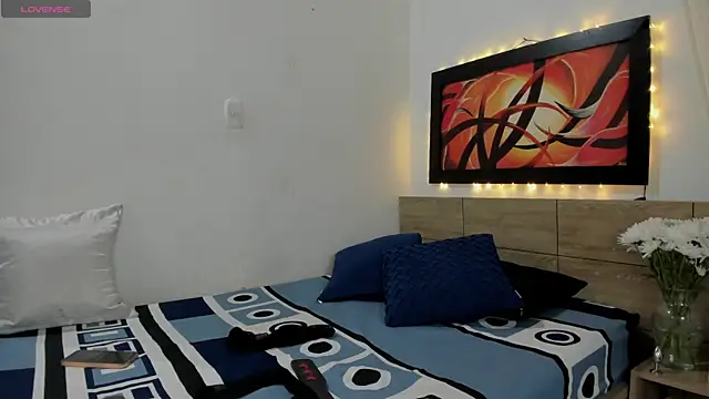 Lauralove 69 online show from 08.07.26