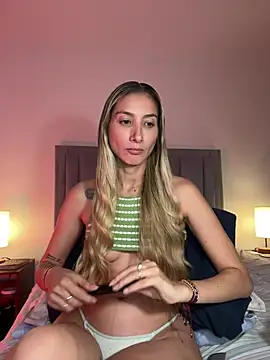 Snapshot of DanikRosse chatting on 03.20.26 DanikRosse online show from 03.20.26