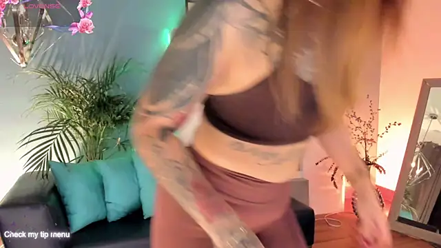 Snapshot of Megan_inked chatting on 10.15.25 Megan inked online show from 10.15.25