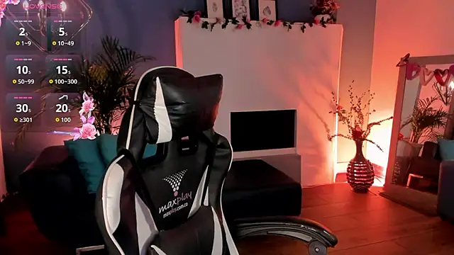 Snapshot of Megan_inked chatting on 03.05.26 Megan inked online show from 03.05.26