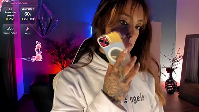 Snapshot of Megan_inked chatting on 06.26.26 Megan inked online show from 06.26.26