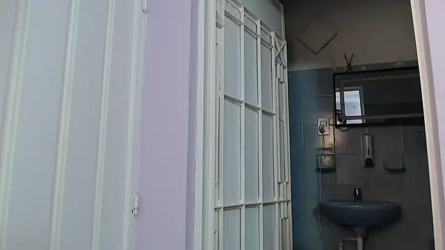 Snapshot of LilaSuni chatting on 10.20.25 LilaSuni online show from 10.20.25