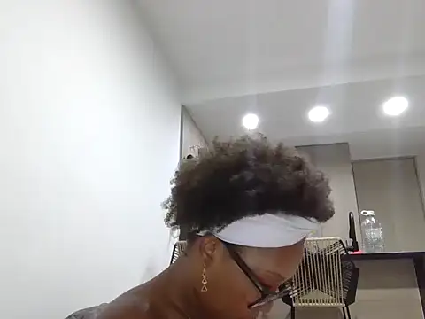 megan-hotxx online show from 06.07.26