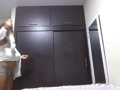 megan-hotxx online show from 06.12.26