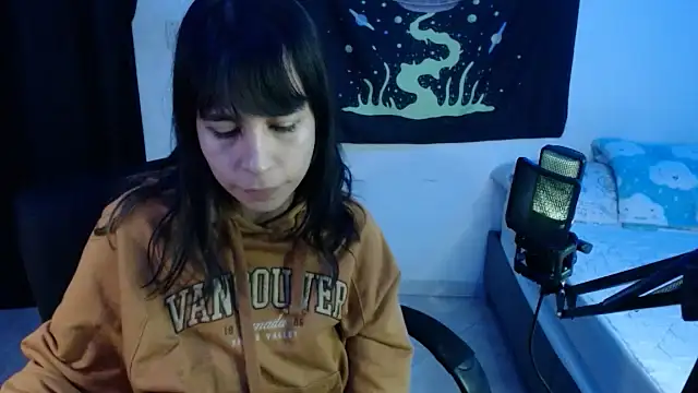 Snapshot of shy_katy_ chatting on 01.18.25 shy katy online show from 01.18.25