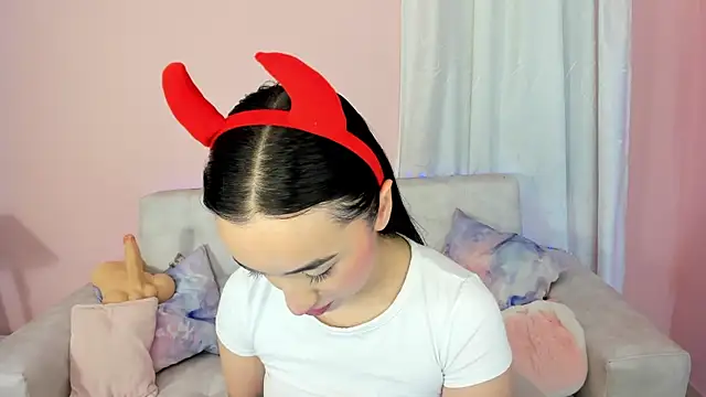 tinysara online show from 03.21.25