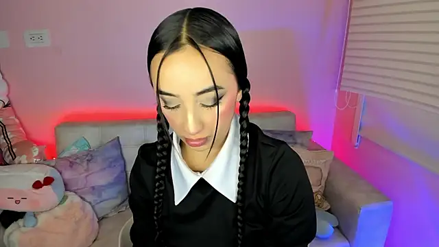 tinysara online show from 04.26.26