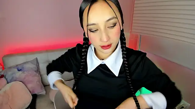 tinysara online show from 07.12.26